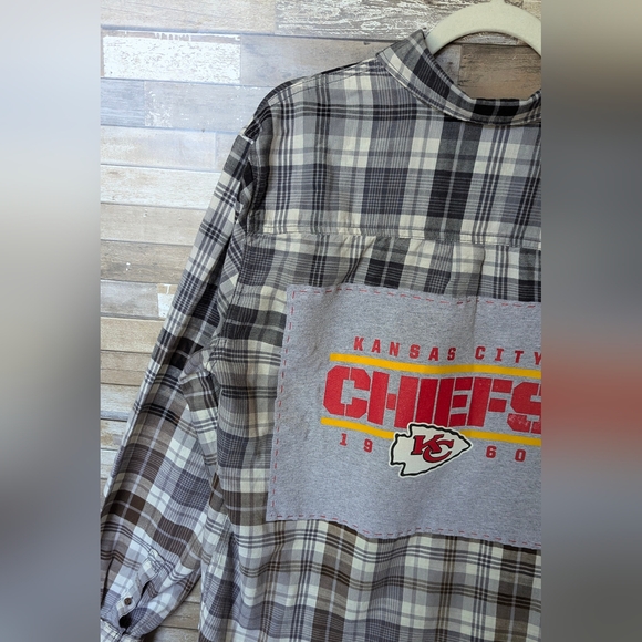 Kansas City Chiefs Upcycled Handcrafted Dip Dye Bleach Button Down Shirt - Picture 5 of 15